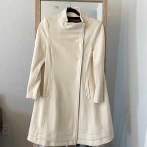 USED Alice & Olivia (size M) cream coat